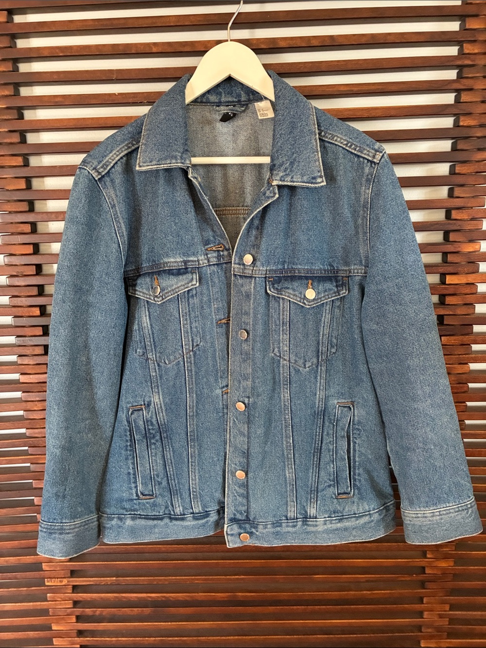 🎉NEW LISTING!🎉H&M Blue Denim Jacket